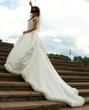 Свадебное платье со шлейфом шикарное